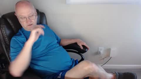 millenium0129 online show from April 19, 2026, 12:22 am