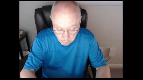 Snapshot of millenium0129 chatting on April 29, 2026, 12:27 am millenium0129 online show from April 29, 2026, 12:27 am