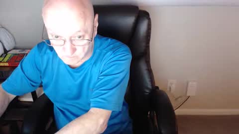 Snapshot of millenium0129 chatting on May 3, 2026, 12:38 am millenium0129 online show from May 3, 2026, 12:38 am