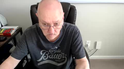 Snapshot of millenium0129 chatting on May 8, 2026, 4:01 pm millenium0129 online show from May 8, 2026, 4:01 pm