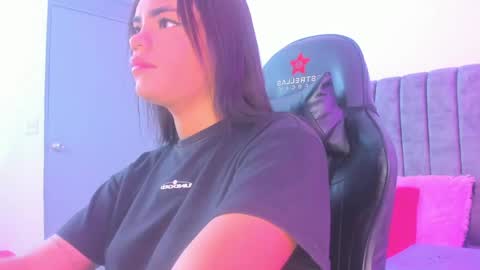 miller_silvana online show from June 1, 2026, 11:56 am
