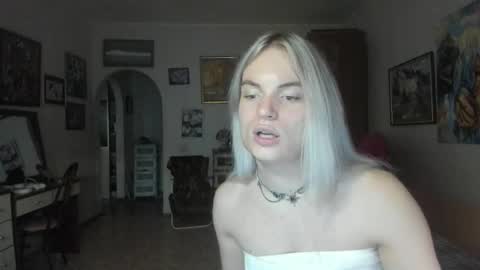 Snapshot of millikira006 chatting on August 3, 2026, 4:55 pm mili-kira online show from August 3, 2026, 4:55 pm