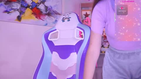 MILLY online show from March 8, 2025, 7:53 pm