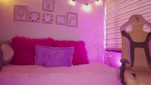 MILLY online show from February 2, 2026, 6:50 pm