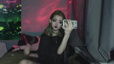 Snapshot of milten_trish chatting on January 17, 2026, 6:33 pm milten_trish online show from January 17, 2026, 6:33 pm