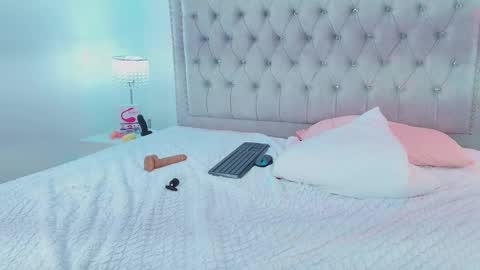 Milu ballmer  online show from February 27, 2025, 5:58 pm