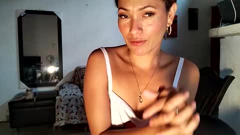 Milu online show from March 18, 2026, 2:42 pm