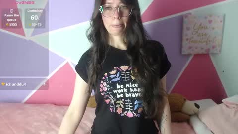 Snapshot of mily_miley chatting on February 26, 2025, 7:27 pm Mily Miley online show from February 26, 2025, 7:27 pm