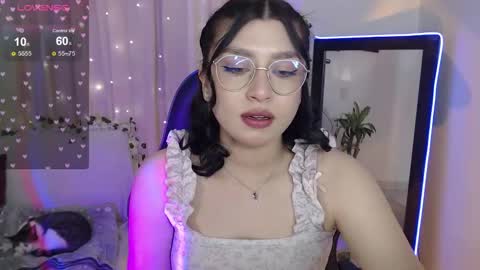 Mily online show from November 2, 2025, 6:43 pm