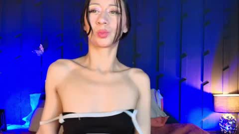 Milly  online show from October 19, 2025, 1:23 pm
