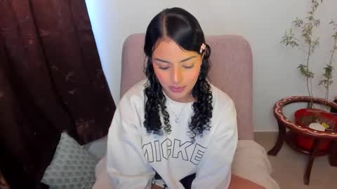 Mimii  online show from November 30, 2025, 9:08 pm