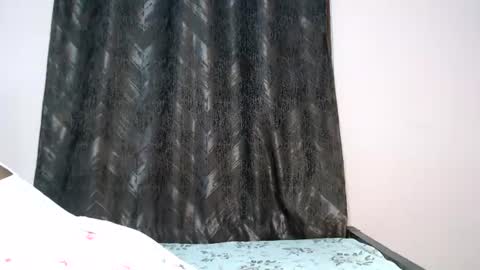 Snapshot of mimiebony chatting on July 23, 2026, 8:01 am mimiebony online show from July 23, 2026, 8:01 am