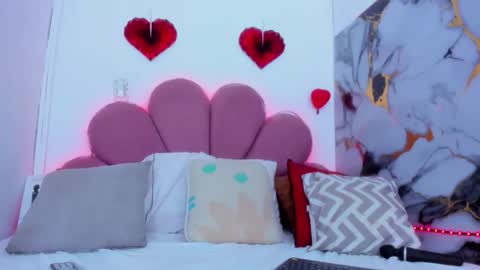 minari_ online show from March 4, 2026, 7:47 am