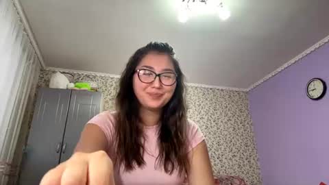 Snapshot of minavibe chatting on July 15, 2026, 3:45 am minavibe online show from July 15, 2026, 3:45 am