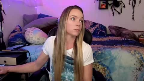 Mindy Mars online show from February 26, 2025, 3:19 pm