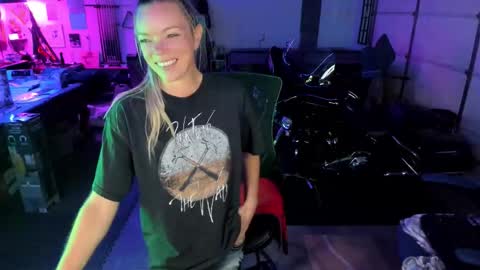 Mindy Mars online show from October 23, 2025, 5:12 pm