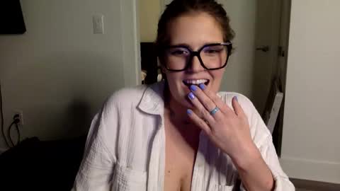 Mindy online show from May 19, 2026, 1:56 am