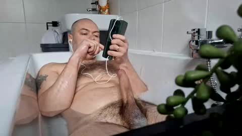 Snapshot of minge68 chatting on March 15, 2026, 12:33 pm minge68 online show from March 15, 2026, 12:33 pm