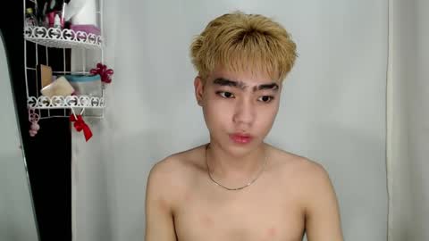 mingkla_man online show from April 21, 2026, 7:36 am