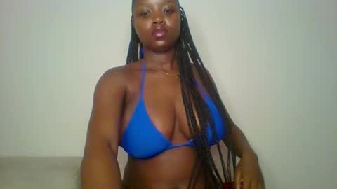 Snapshot of mini_barbie chatting on May 9, 2026, 12:38 am STRAWBERRY online show from May 9, 2026, 12:38 am