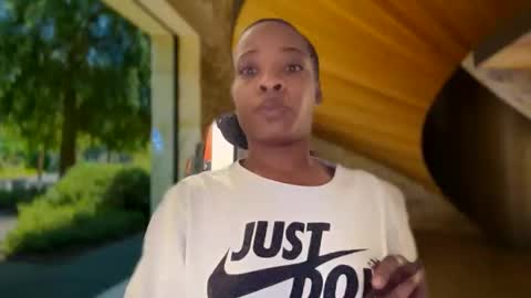 Snapshot of mini_luv chatting on April 28, 2026, 4:34 pm SLIPSLID online show from April 28, 2026, 4:34 pm