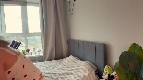 Cleo online show from September 25, 2025, 1:04 pm