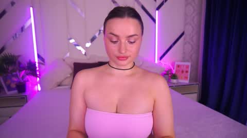 minifox_ online show from November 22, 2025, 8:35 am