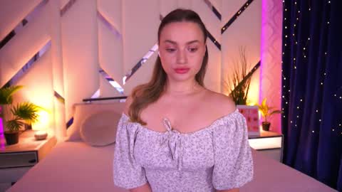 minifox_ online show from March 2, 2026, 7:15 am