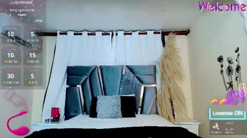 minilove_01 online show from February 16, 2026, 12:01 pm