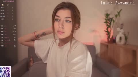 Rina online show from November 3, 2025, 3:24 pm