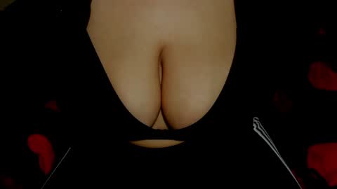 Snapshot of minka0 chatting on January 29, 2025, 9:17 pm minka0 online show from January 29, 2025, 9:17 pm