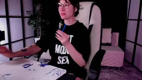 Rosie online show from March 9, 2025, 9:02 am