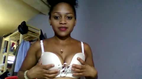 Snapshot of miorasexy chatting on February 6, 2026, 7:56 am miorasexy online show from February 6, 2026, 7:56 am