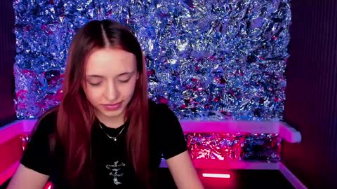 Snapshot of mipsymipson chatting on February 7, 2025, 4:24 pm NEXT STREAM NOVEMBER  27282930 online show from February 7, 2025, 4:24 pm