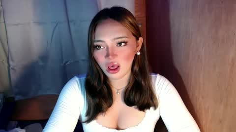 Snapshot of mira_luna222 chatting on September 9, 2025, 10:20 pm Mira Bella online show from September 9, 2025, 10:20 pm