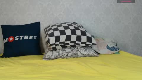 mira_one_ online show from December 29, 2024, 10:45 am