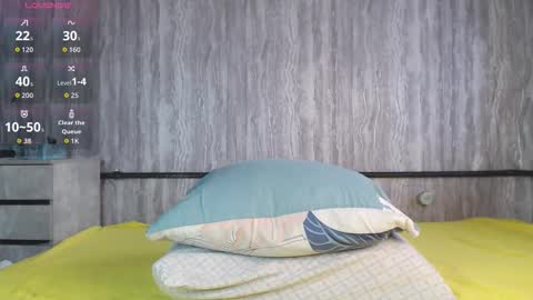 mira_one_ online show from March 14, 2026, 10:10 am