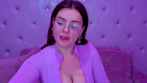 Milky online show from February 3, 2026, 1:37 am