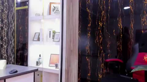 Miranda online show from September 17, 2025, 2:57 am