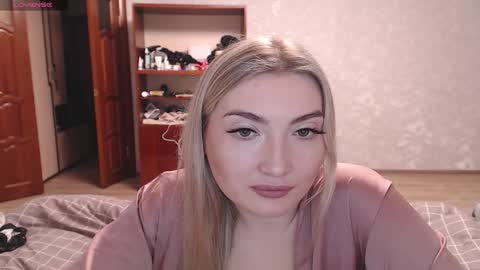 Snapshot of miraroy chatting on February 5, 2026, 2:54 pm Mira online show from February 5, 2026, 2:54 pm