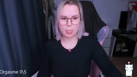 Kira online show from April 11, 2026, 11:42 pm