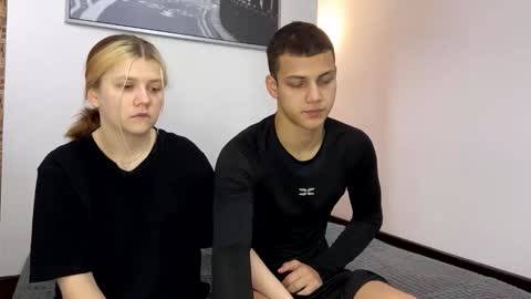 Snapshot of mirelcouple chatting on February 19, 2026, 10:11 am mirelcouple online show from February 19, 2026, 10:11 am