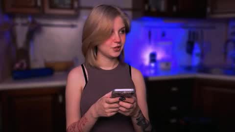 Snapshot of mirrameow chatting on November 15, 2025, 1:03 am Mira online show from November 15, 2025, 1:03 am