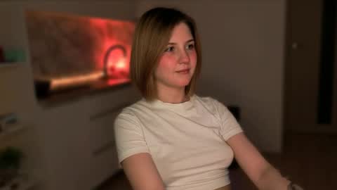 Snapshot of mirrameow chatting on April 14, 2026, 7:20 pm Mira online show from April 14, 2026, 7:20 pm