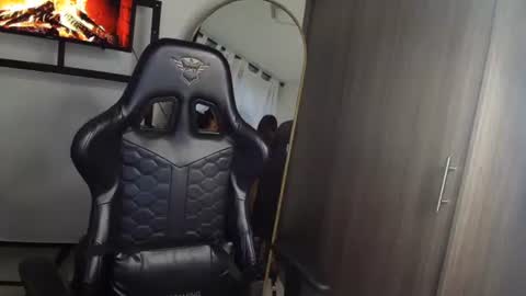 IYASHA online show from November 10, 2025, 10:42 pm