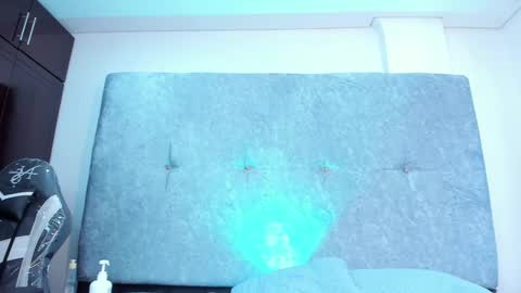 mis_sunny online show from October 8, 2025, 8:28 pm