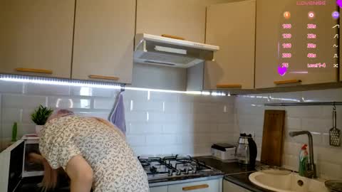 MisaMew online show from April 1, 2026, 12:06 pm