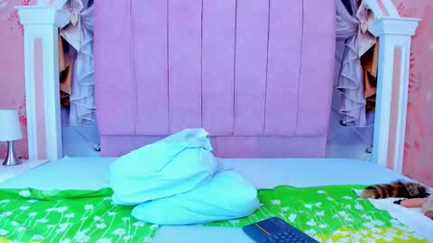 Mishell online show from November 2, 2025, 5:15 pm