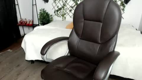 Snapshot of mishka__ chatting on June 30, 2026, 9:16 pm Mishka online show from June 30, 2026, 9:16 pm