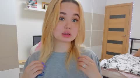 Snapshot of miss__selena chatting on February 6, 2025, 7:07 pm miss__selena online show from February 6, 2025, 7:07 pm